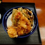 玉屋 - 天丼、1,000円。