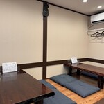 焼鳥 はるちゃん - 小上がり4名席×2