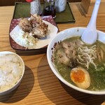 九州麺匠の味　やまごや - 柚子たまラーメン¥920 唐揚げセット¥320