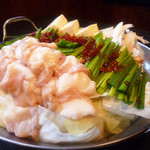 串笑門 - 料理写真:定番のもつ鍋はしょうゆｏｒ味噌からお選びいただけます！
