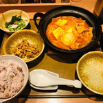 やよい軒 - ♪特命‘ｓセレクション
            チゲ定食麦御飯¥870 
            蒸し鶏と海藻のポン酢和え¥60 納豆¥50
