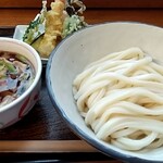 うどん 太三郎 - 天ぷら肉つけうどん(冷)大盛♪