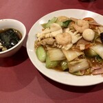 中国料理 五十番 - 五目中華丼と中華スープ