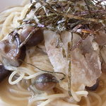 Lounge R - 具だくさん♪　カッペリーニは細くてツルツルの素麺みたいな麺（ｂｙ友達）☆