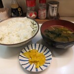 Shokujidokoro Toriharu - ご飯、お新香、味噌汁
