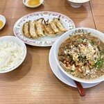 Gyouza No Oushou - 辣菜麺と餃子とライス
