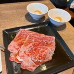 Shibuya Wagyuu Yakiniku Ushihachi Kiwami - 名物 とろ肉３秒炙り