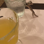 タベルナ・ポルポーレ - サングリア白　と猫ちゃん