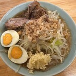 ラーメン 工藤 - 小ラーメン＋ゆで玉子（にんにく野菜増し）