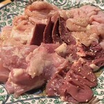 炭火焼肉オールスターズホルモンとんぼ - 本日のホルモン盛り合わせ
      鶏ハツ、牛ハツ、コブクロ、小腸