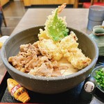 手打ちうどん 大蔵 - 好んでぶっかけを食べるのは
            こちらの大蔵さんだけかも