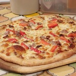 トリワイン ＰＩＫＯＳＨＨＨＵ - 金時人参とドライいちじくの きもアンチョビクリームのピザ