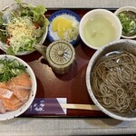 更科 - ブリとサーモンの2色丼とかけそばのセット