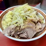 ラーメン二郎 - 小ラーメン豚ダブル麺少なめヤサイニンニク700円