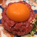 神戸焼肉 金虎 - 神戸牛ユッケ
            ウチヒラ