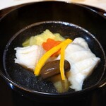 北新地 湯木 - お椀の様なクエ鍋