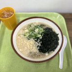 Sankakuchaya Toyokichi Udon - わかめたぬきそば470円税込