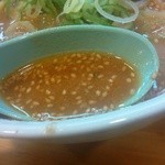 ラーメン 三太 - ゴマたっぷり。セサミンも摂取！？