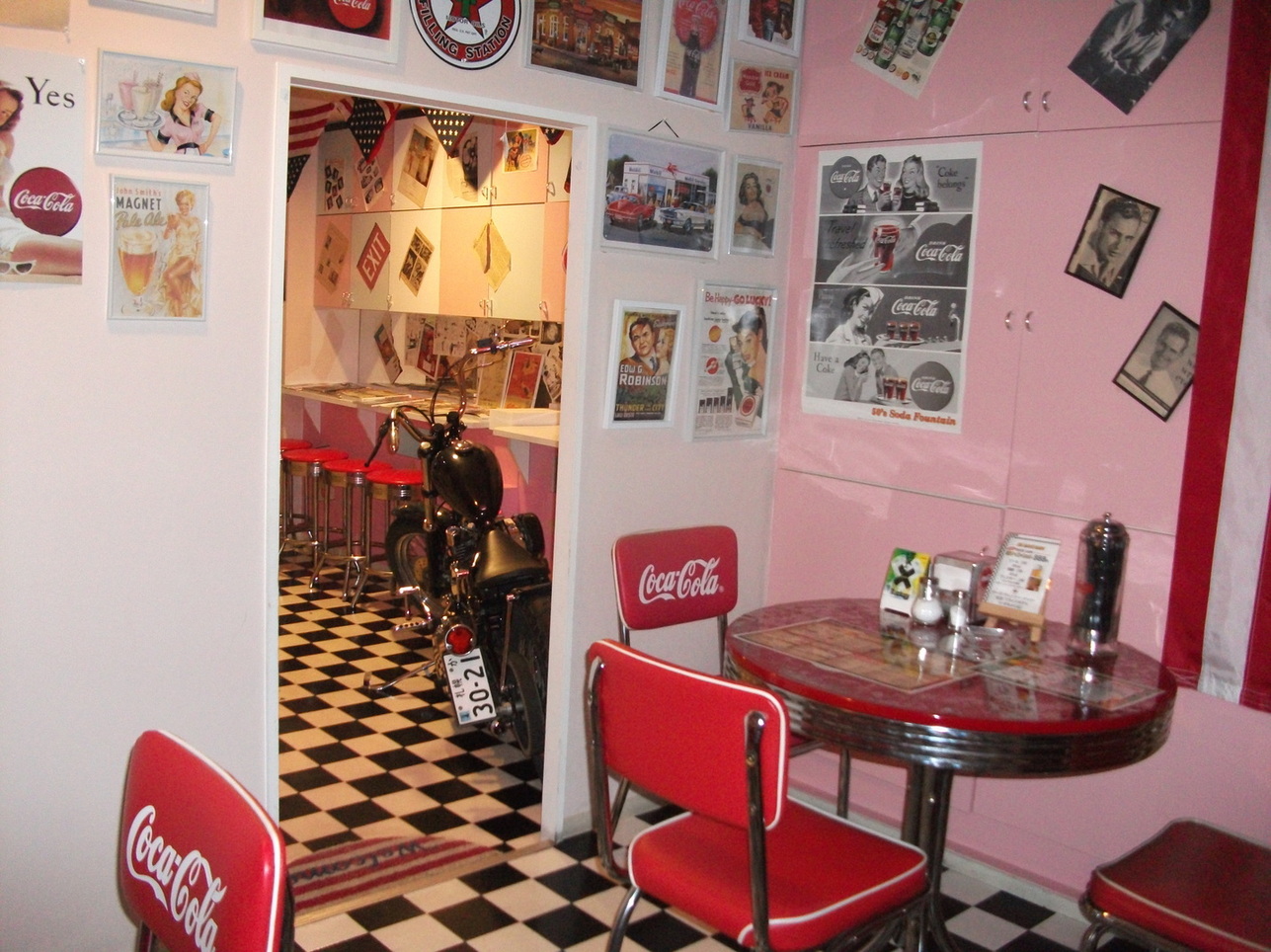 写真 : フィフティーズロックカフェ （50 