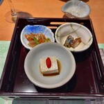 櫻正宗記念館 櫻宴 - 前菜三種(柚子胡麻豆腐 あさりの時雨煮　鯖の胡麻醬油漬け)