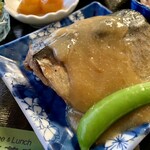 穂積茶寮 - 大きなサバは脂のりのり