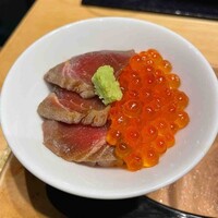 しゃぶしゃぶ　すき鍋　おもき 銀座店 - 鮪といくらの小盛り丼