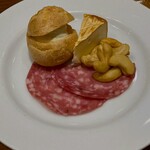 カーヴ - アミューズ