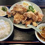 中華料理龍園 - から揚げ定食(￥930)