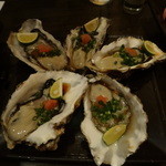 ぼうの - スペシャリテ、殻付き牡蠣