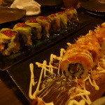 ぼうの - ドラゴンロール（奥）ととろサーモンロール