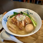 豚骨清湯・自家製麺 かつら - 