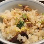 Sengakuji Monzem Monya - 鰤　牛蒡　大根　人参　揚げ　三つ葉