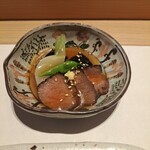 すし うおいち - 道産牛のロースト、鼈甲餡を添えて。