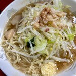 ラーメン二郎 - アブラコールは結構少なめ。次回はアブラマシでお願いしないと