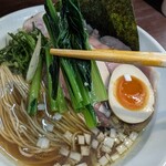メヂカそば 吟魚 - シャキッとした青菜