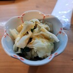 成吉思汗　だるま - ビールの付きだしの漬物が美味しい。