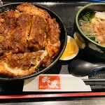 めん処　幸の家 - 料理写真:黒豚味噌カツ丼と小きしめん