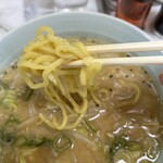 千代田しらかばラーメン - やっぱりみそはこの麺で決まり