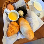 カフェ珈琲館 - ソーセージパンずっしりでした。