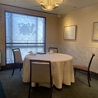 ご家族やご友人との会食にぴったりな個室