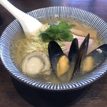 寿製麺よしかわ - しじみとホタテとムール貝の中華そば（大盛）　　　980円+150円