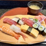 しほう田 - にぎり鮨ランチ … ¥1,300円（税込）