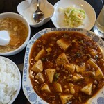 紅太陽 - 麻婆豆腐定食（税込800円）