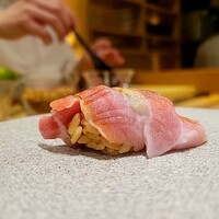 奥 - 
