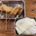 大阪新世界 山ちゃん - 牛をはじめ大阪のよくある串かつより大きい