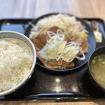 吉野家 - 料理写真:豚肩ロース生姜定食（お肉大、ご飯大）＋ご飯小
798円＋無料