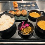 鉄板本舗 無限牛ハンバーグ 糸島店 - 