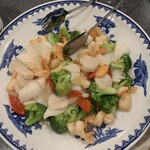 神戸元町別舘牡丹園 - 海老　帆立　イカの炒め物