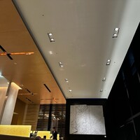 ベージュ アラン・デュカス 東京 - 