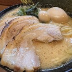 濃厚豚骨ラーメン 濱虎家 - 